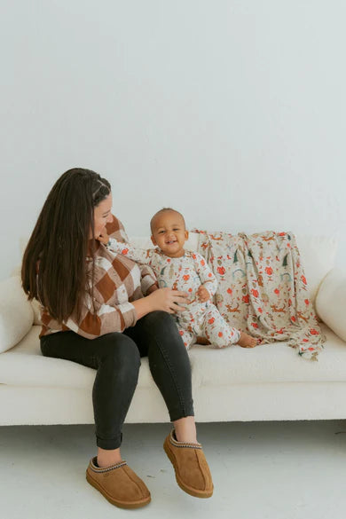 Classic Christmas Muslin Blanket